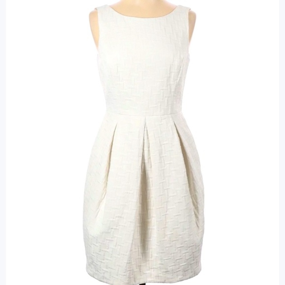 White House Black Market Women's White Cocktail Dress | Size 4